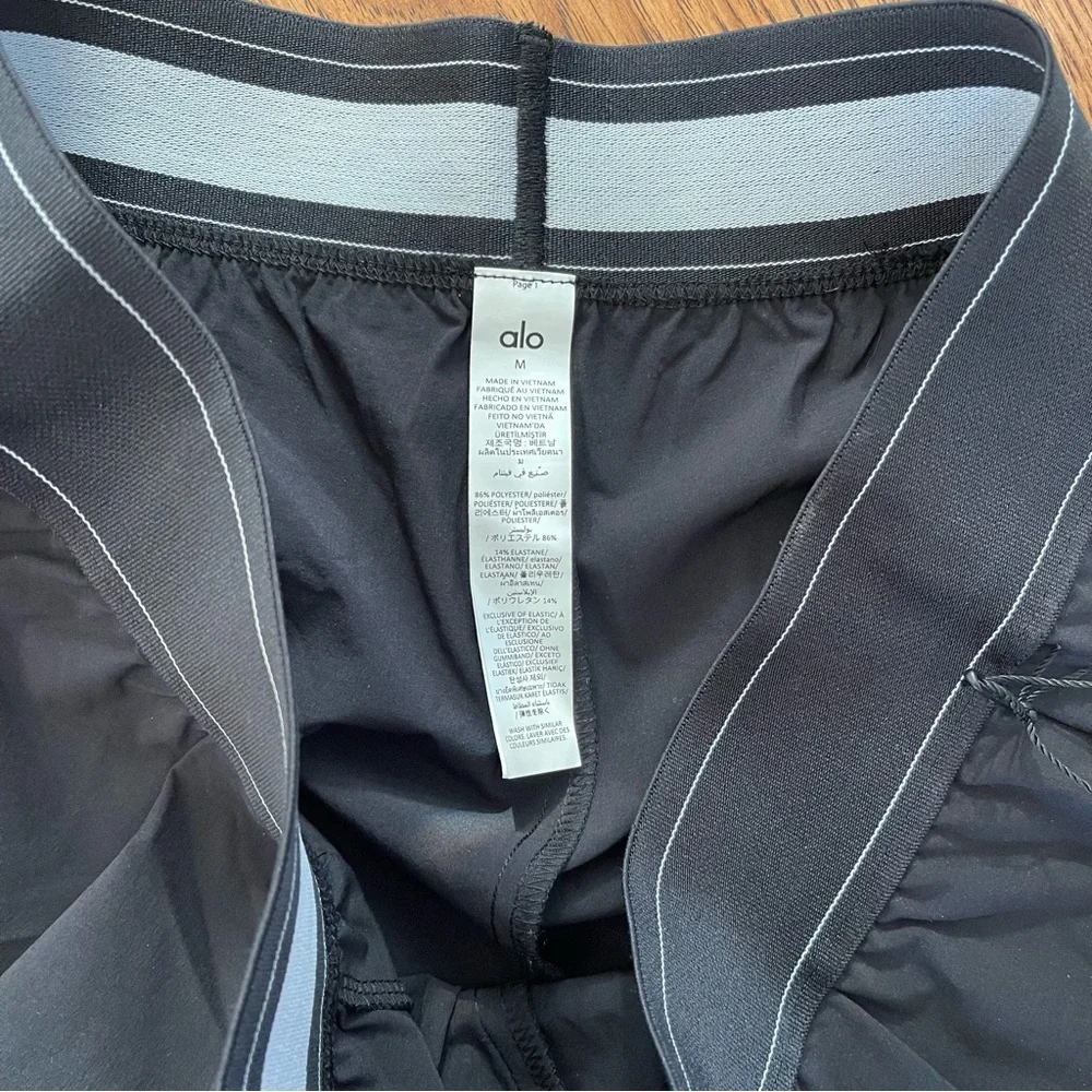 ALO Yoga Women's Black suit up trouser - Picture 7 of 7